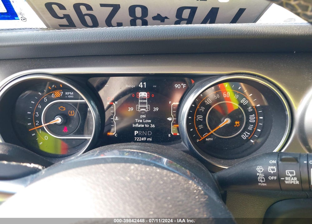 2018 JEEP WRANGLER UNLIMITED SAHARA VIN: 1C4HJXEN3JW287748