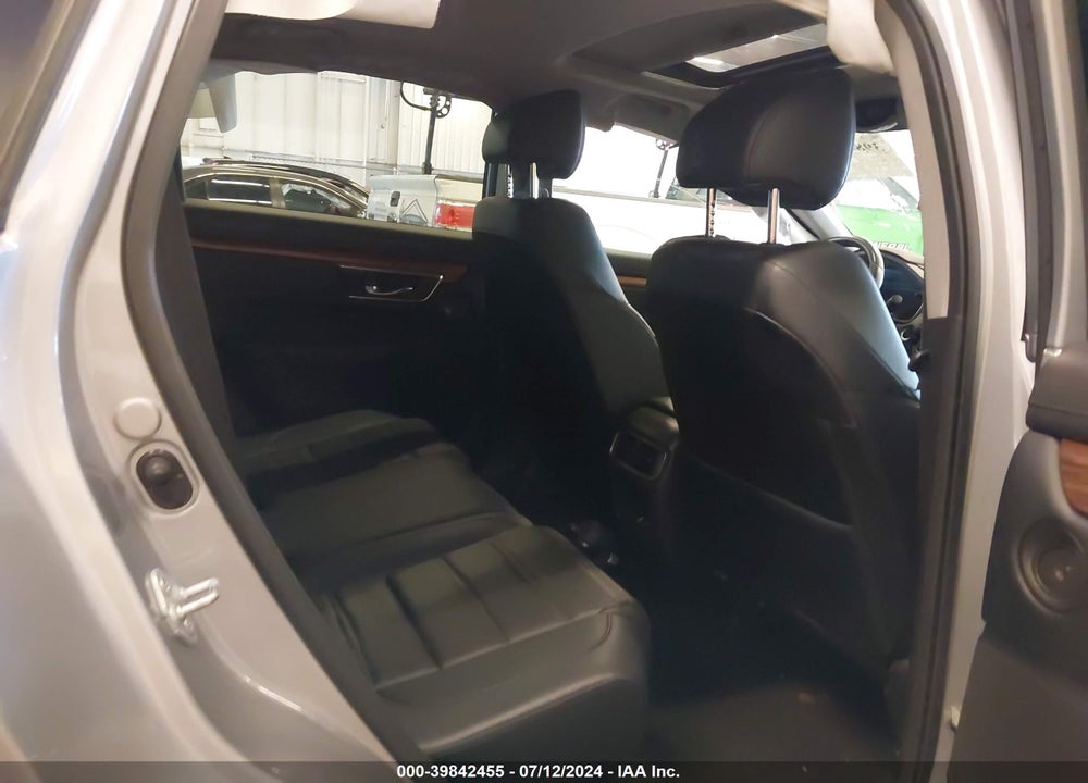 2019 HONDA CR-V TOURING VIN: JHLRW2H94KX018647