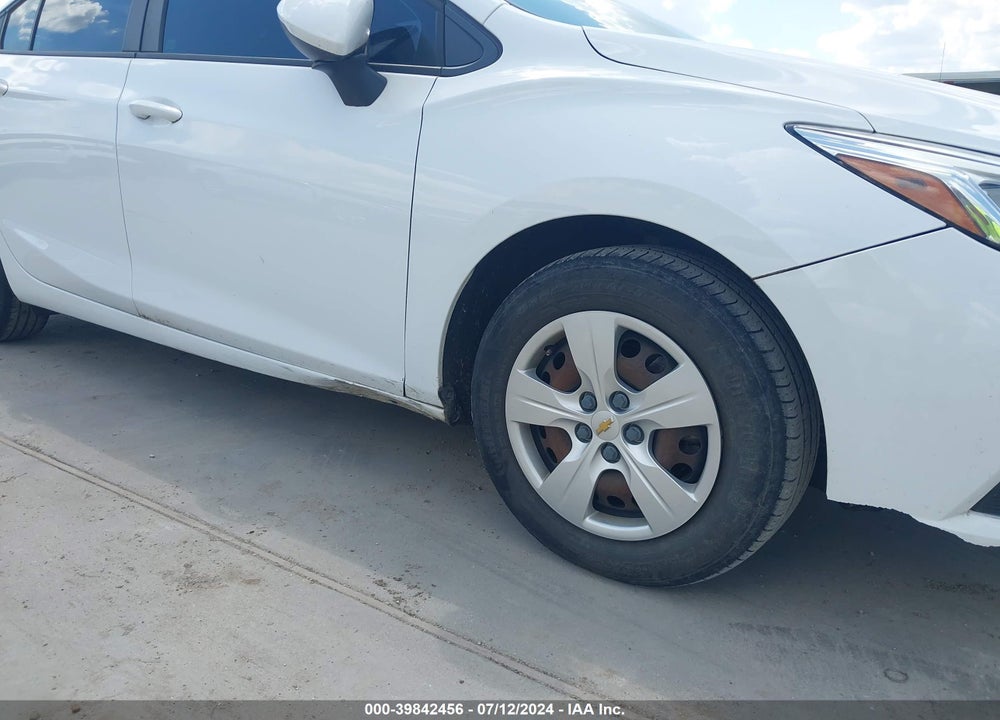 2018 CHEVROLET CRUZE VIN: 1G1BC5SM2J7232338