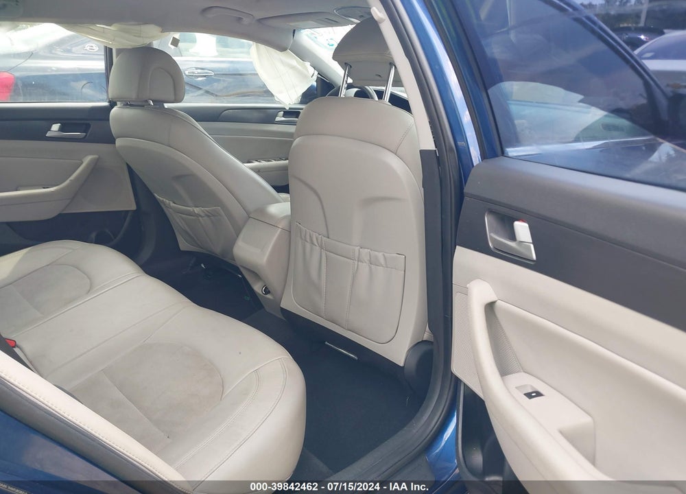 2017 HYUNDAI SONATA VIN: 5NPE34AF7HH582653