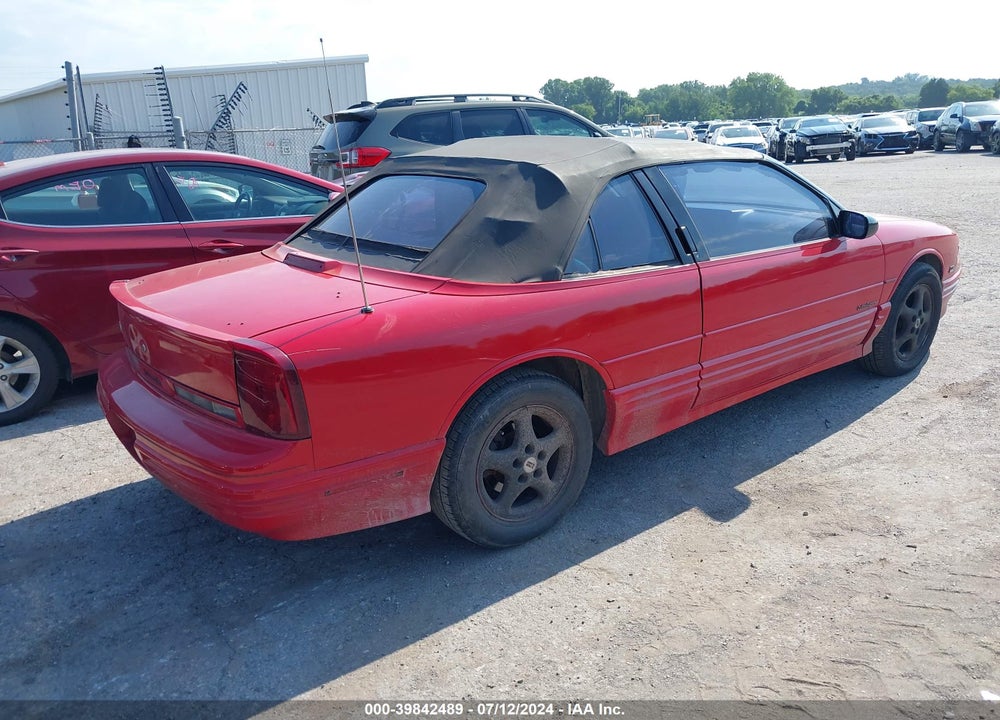 1994 OLDSMOBILE CUTLASS SUPREME VIN: 1G3WT35X8RD417817