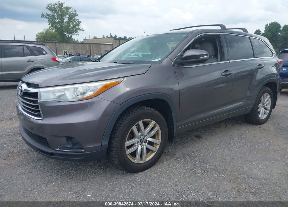 2016 TOYOTA HIGHLANDER LE V6 VIN: 5TDBKRFH9GS263812