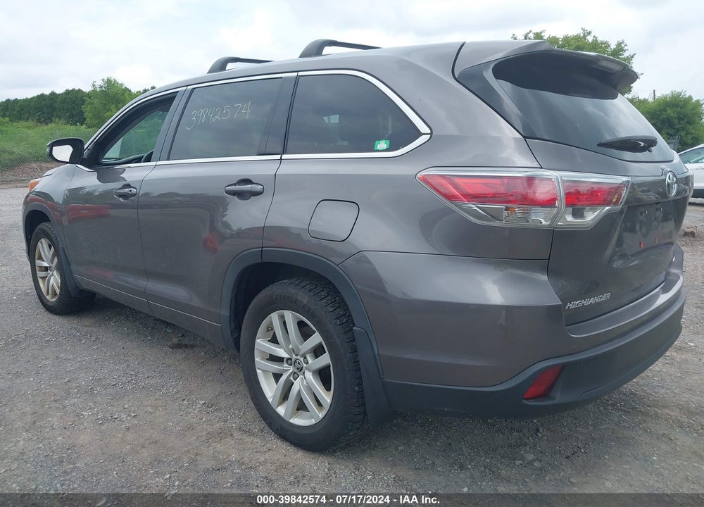 2016 TOYOTA HIGHLANDER LE V6 VIN: 5TDBKRFH9GS263812