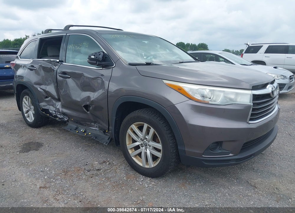 2016 TOYOTA HIGHLANDER LE V6 VIN: 5TDBKRFH9GS263812