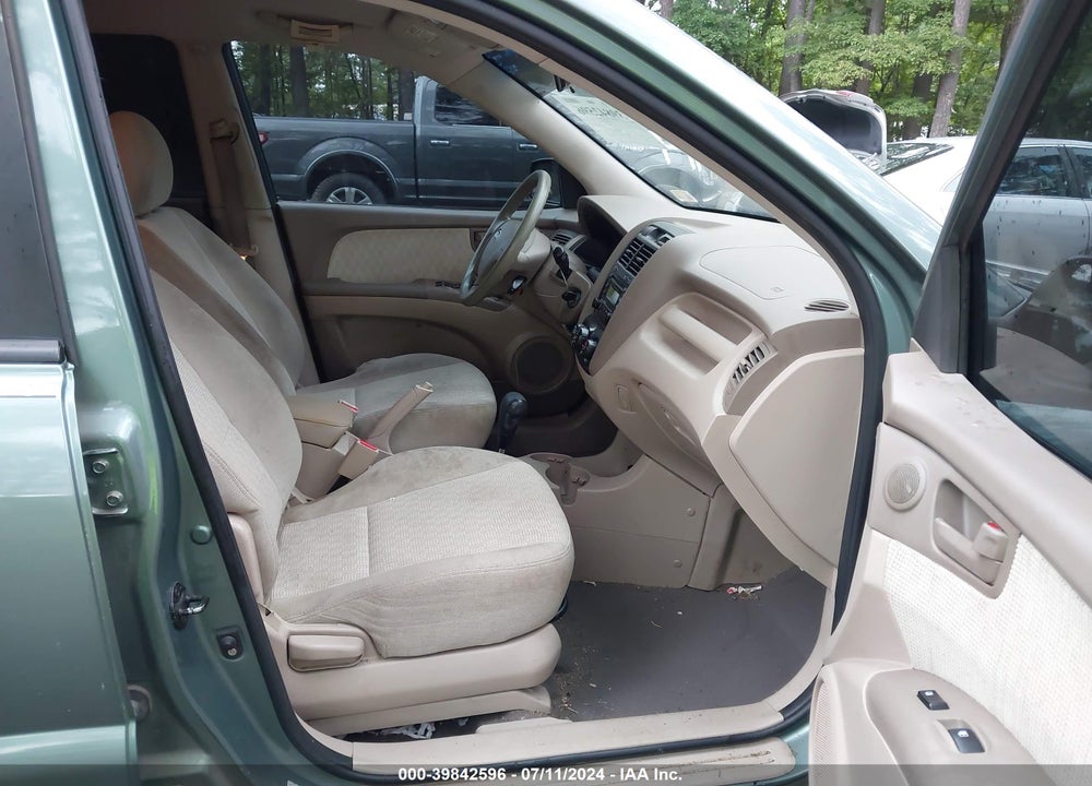 2008 KIA SPORTAGE LX VIN: KNDJF724287474174