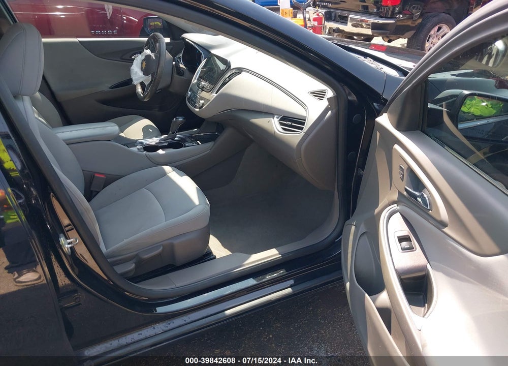 2018 CHEVROLET MALIBU LT VIN: 1G1ZD5ST3JF134640
