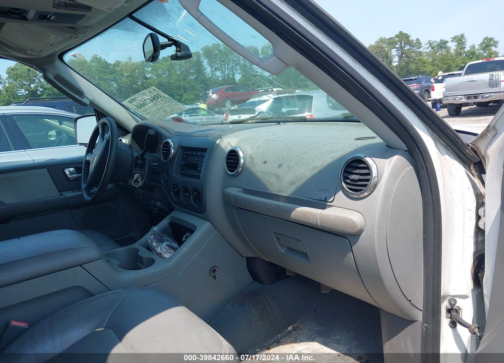 2004 FORD EXPEDITION NBX/XLT VIN: 1FMFU16LX4LB58402