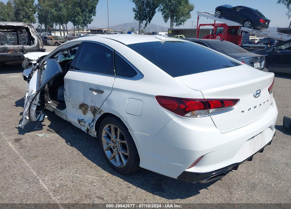 2018 HYUNDAI SONATA SPORT 2.0T VIN: 5NPE34AB4JH659515