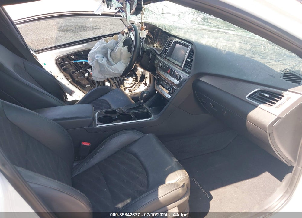 2018 HYUNDAI SONATA SPORT 2.0T VIN: 5NPE34AB4JH659515