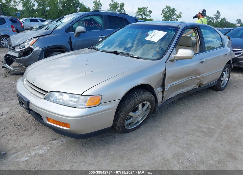 1995 HONDA ACCORD EX VIN: 1HGCD5660SA010052