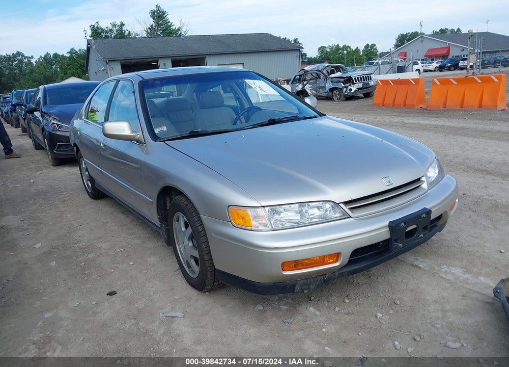 1995 HONDA ACCORD EX VIN: 1HGCD5660SA010052
