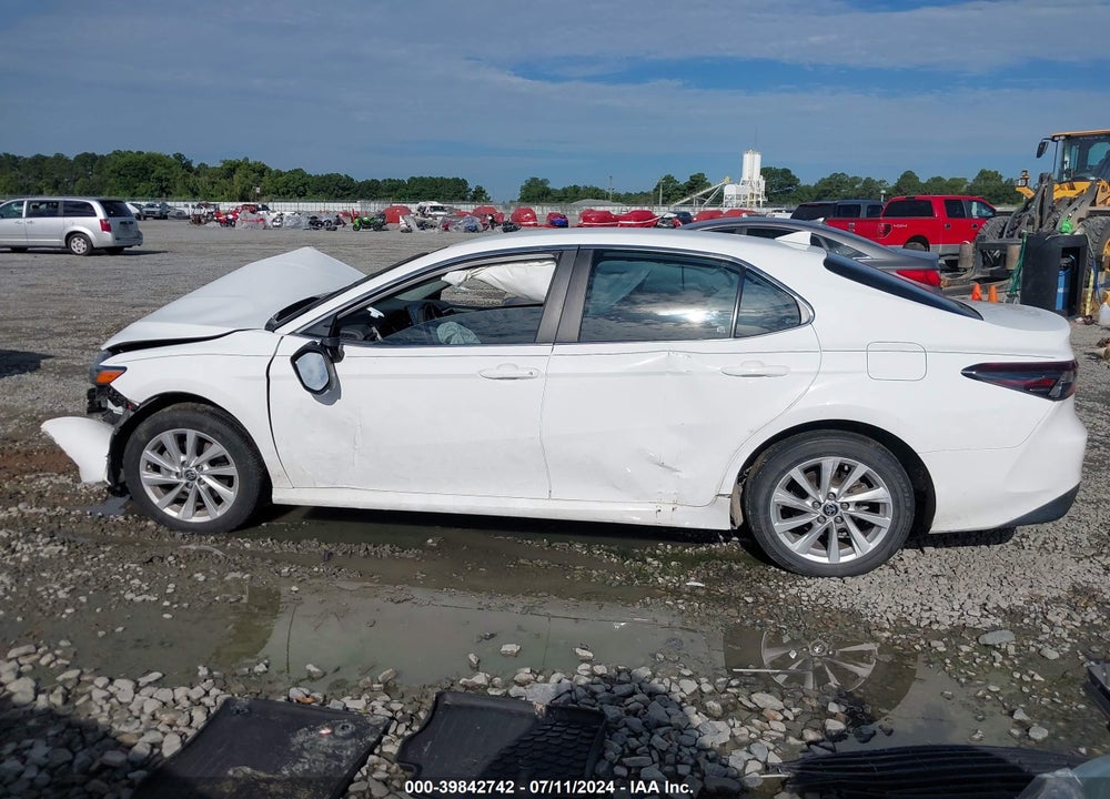 2021 TOYOTA CAMRY LE VIN: 4T1C11AK1MU570356