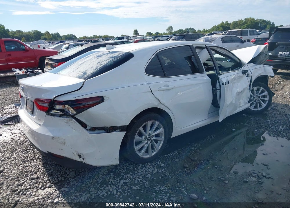 2021 TOYOTA CAMRY LE VIN: 4T1C11AK1MU570356