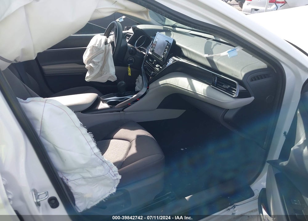 2021 TOYOTA CAMRY LE VIN: 4T1C11AK1MU570356