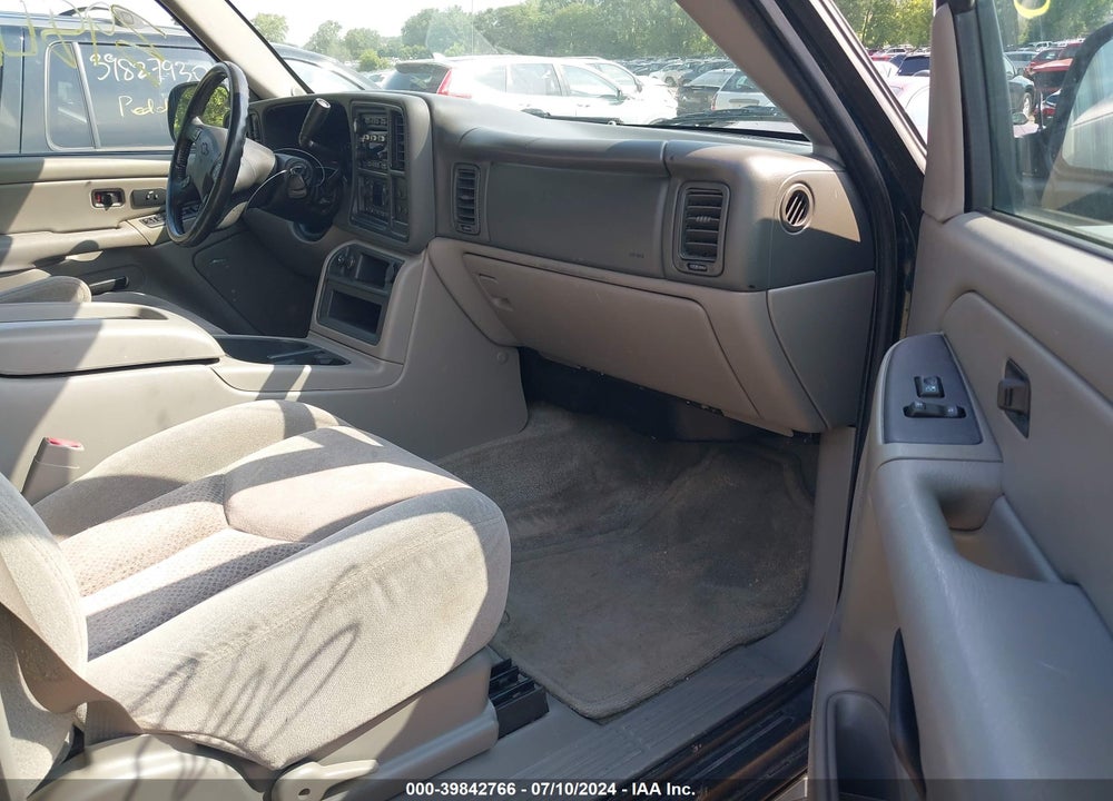 2004 CHEVROLET SUBURBAN 1500 LS VIN: 3GNFK16Z54G129277
