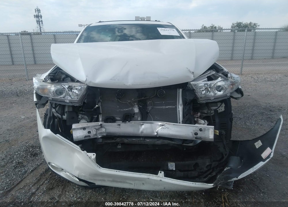 2011 TOYOTA HIGHLANDER BASE V6 VIN: 5TDZK3EHXBS045349