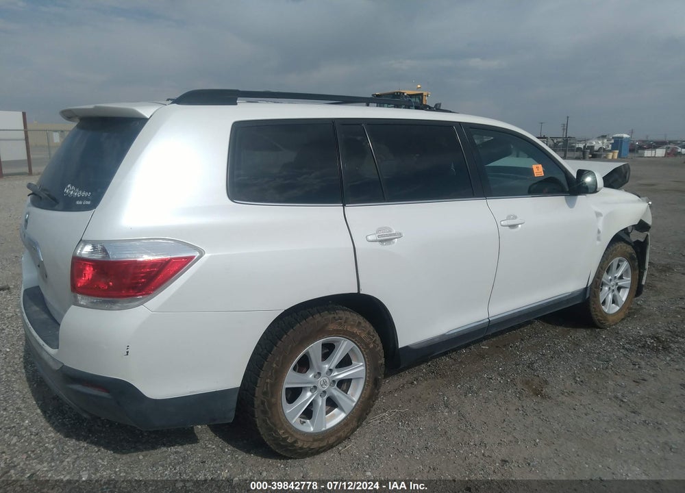 2011 TOYOTA HIGHLANDER BASE V6 VIN: 5TDZK3EHXBS045349