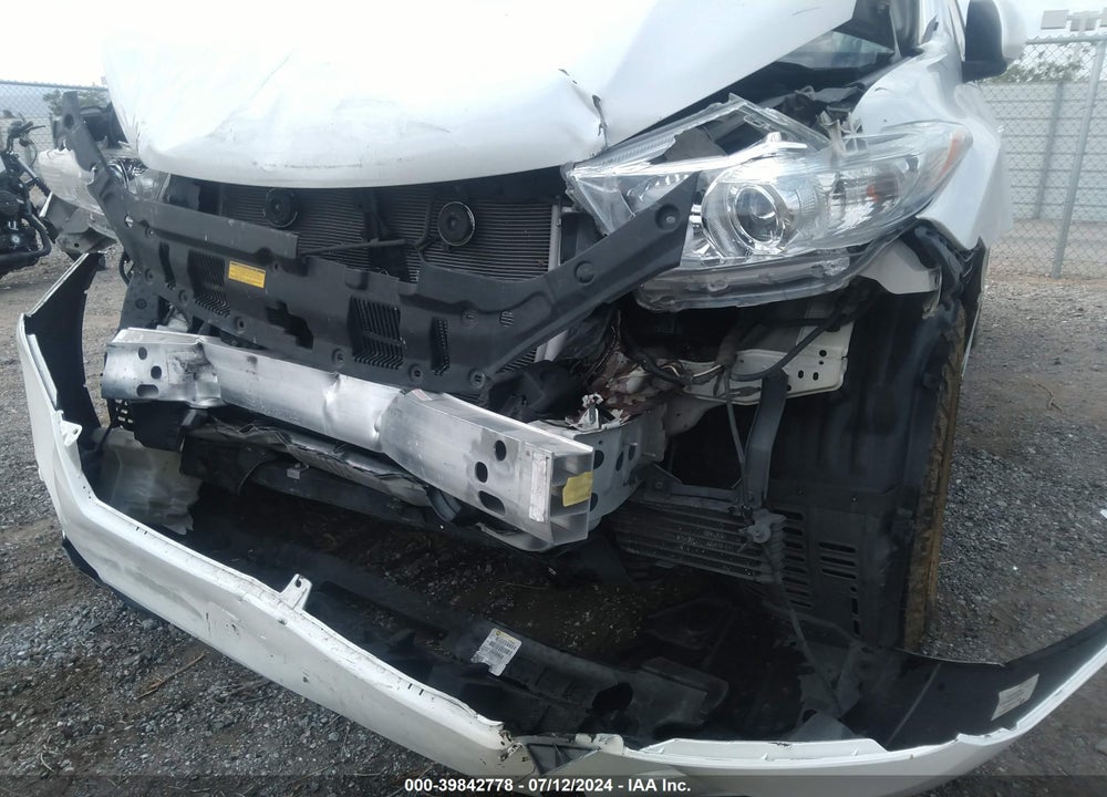 2011 TOYOTA HIGHLANDER BASE V6 VIN: 5TDZK3EHXBS045349