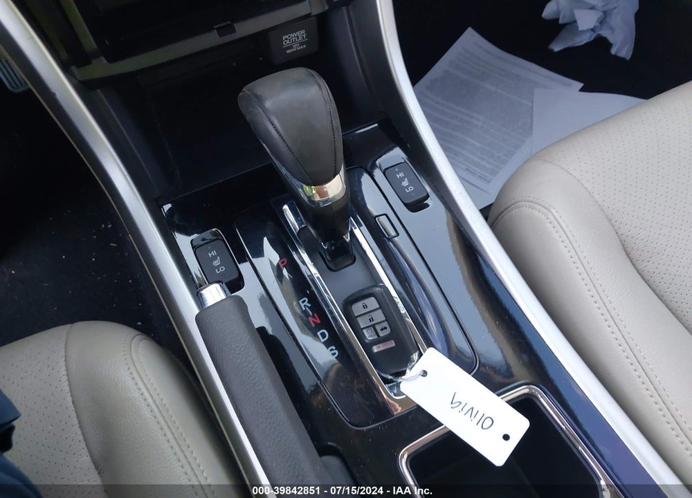2017 HONDA ACCORD TOURING V6 VIN: 1HGCR3F92HA032675