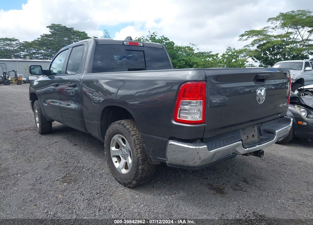 2019 RAM 1500 TRADESMAN QUAD CAB 4X4 6'4 BOX VIN: 1C6SRFCT8KN551250