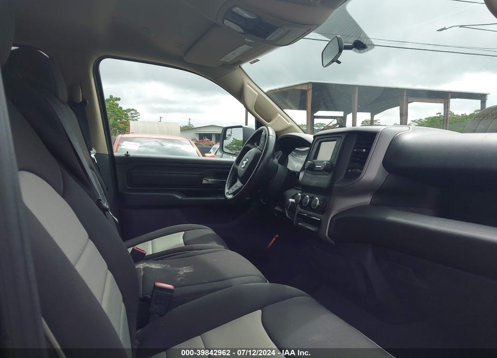 2019 RAM 1500 TRADESMAN QUAD CAB 4X4 6'4 BOX VIN: 1C6SRFCT8KN551250