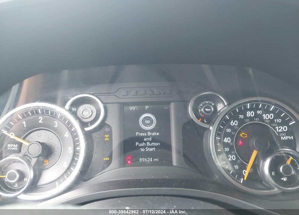 2019 RAM 1500 TRADESMAN QUAD CAB 4X4 6'4 BOX VIN: 1C6SRFCT8KN551250