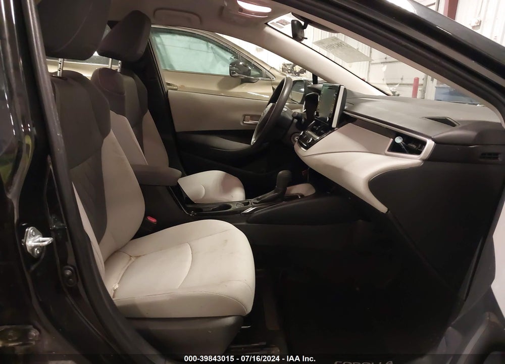 2020 TOYOTA COROLLA LE VIN: JTDEPRAE8LJ052183
