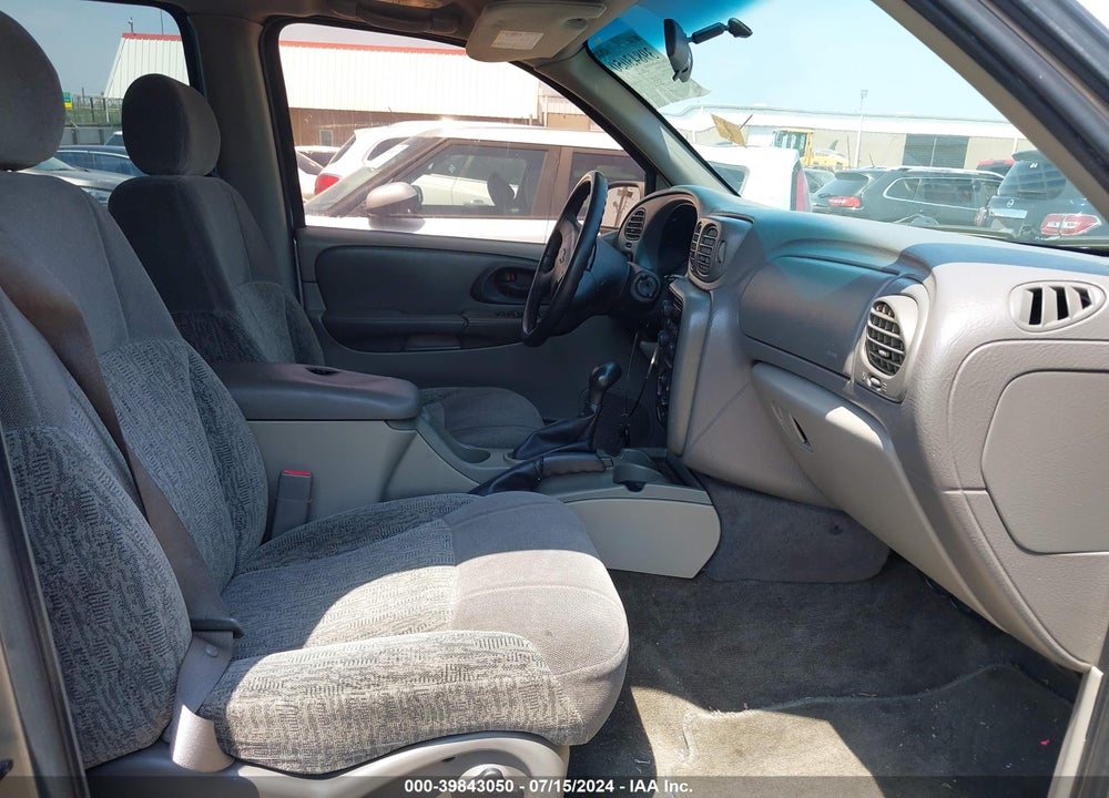 2002 CHEVROLET TRAILBLAZER LS VIN: 1GNDS13SX22488435