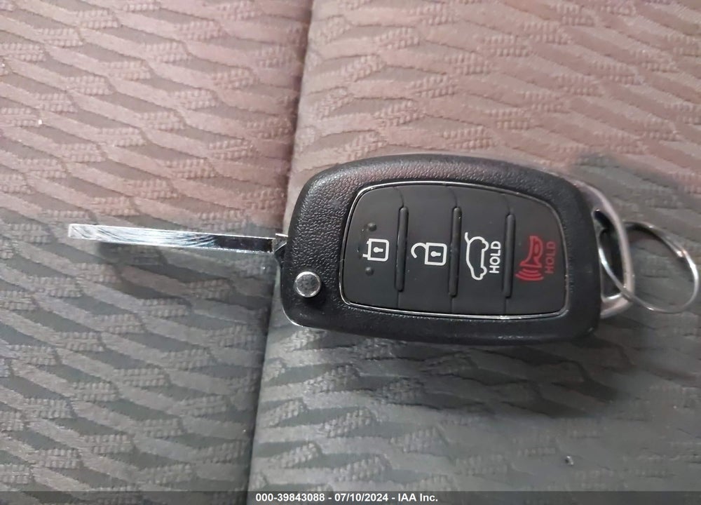 2015 HYUNDAI SANTA FE SPORT 2.4L VIN: 5XYZTDLB8FG282491