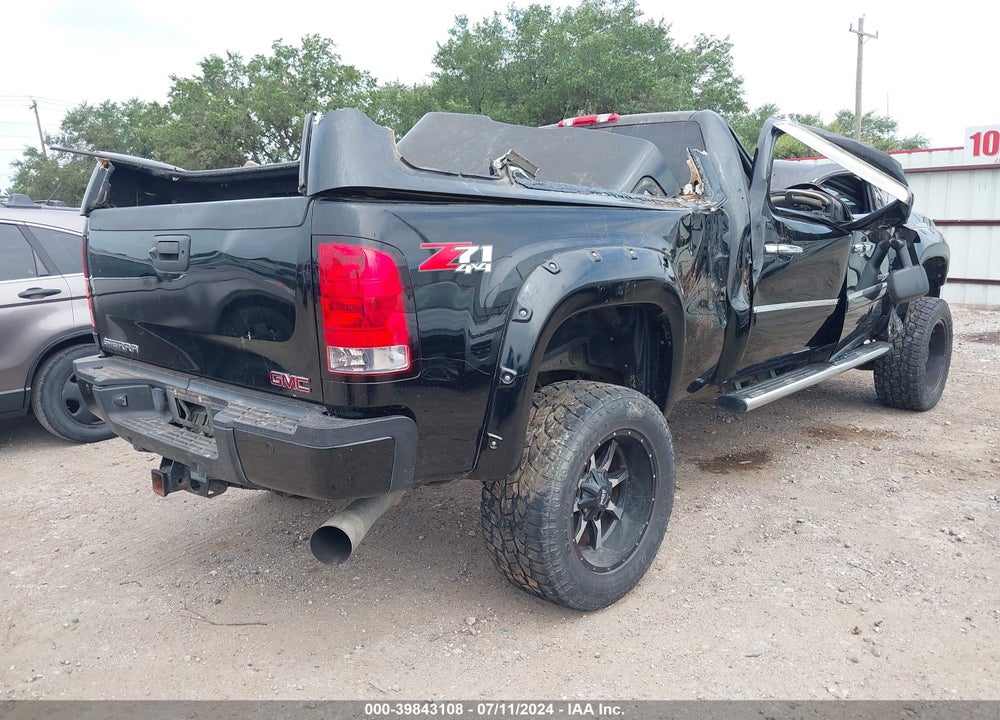 2013 GMC SIERRA 2500HD DENALI VIN: 1GT125E81DF189979