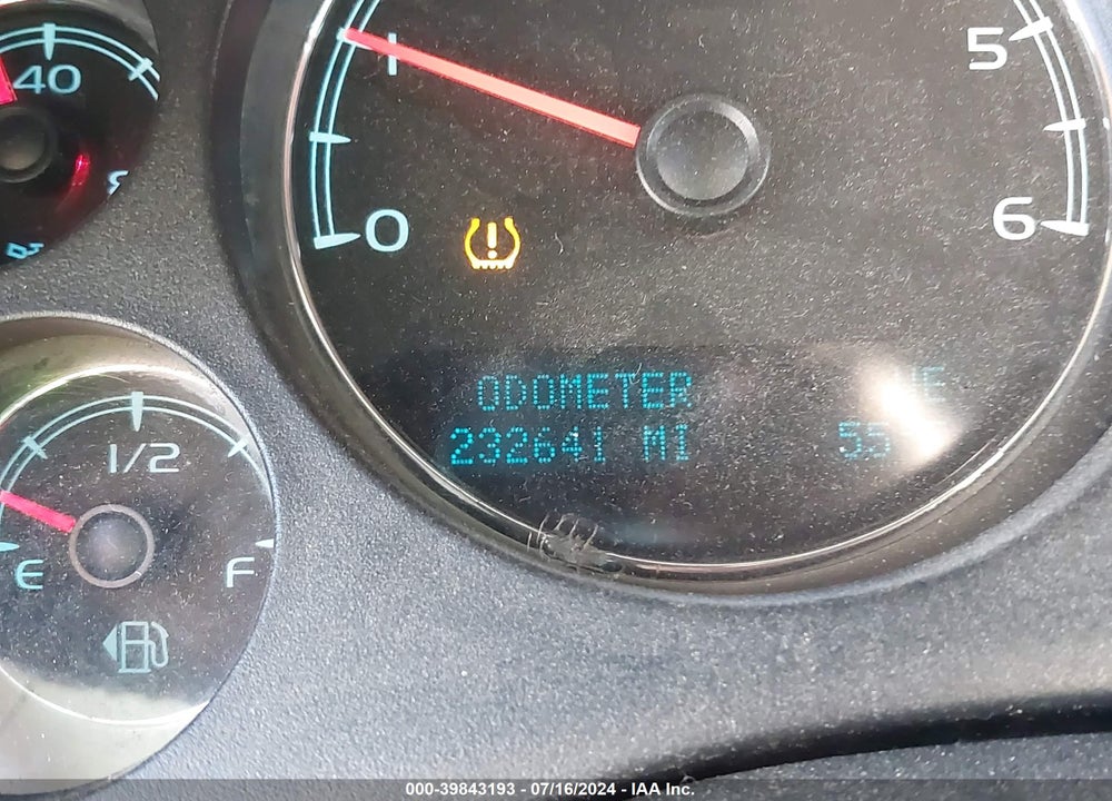 2011 CHEVROLET TAHOE LT VIN: 1GNSKBE07BR164357
