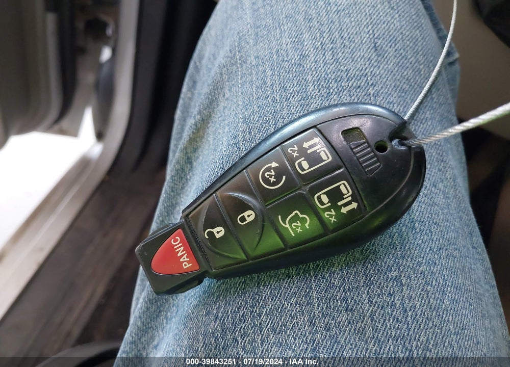 2012 DODGE GRAND CARAVAN CREW VIN: 2C4RDGDG9CR264730