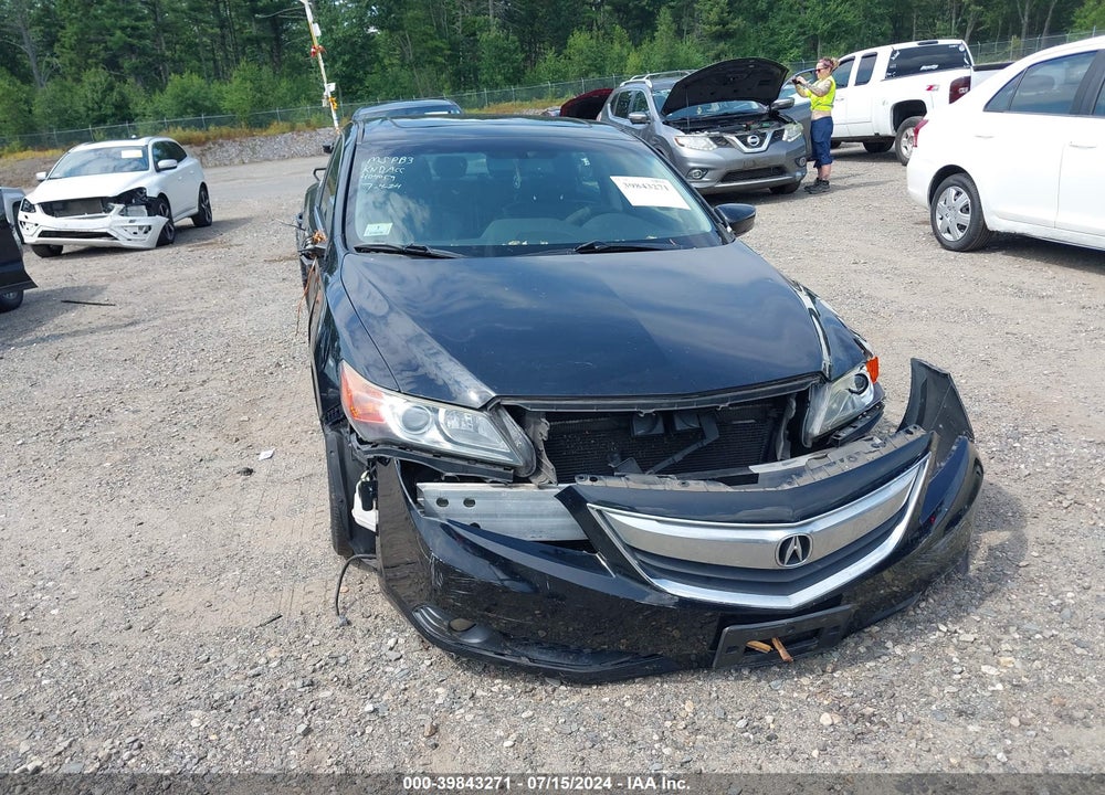 2013 ACURA ILX 2.0L VIN: 19VDE1F55DE010444