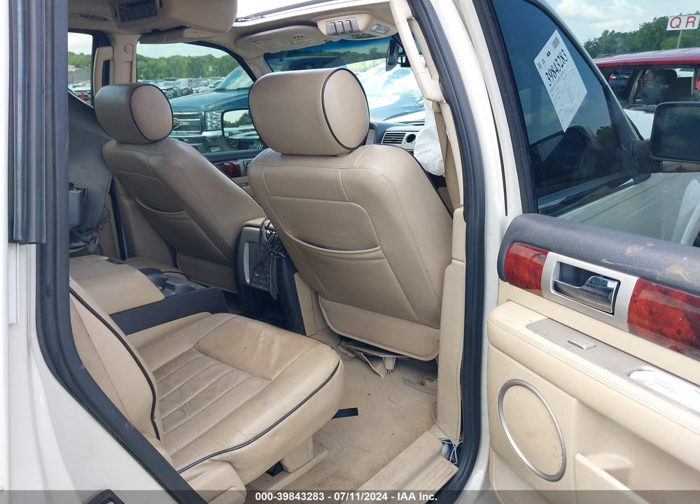 2006 LINCOLN NAVIGATOR LUXURY/ULTIMATE VIN: 5LMFU28586LJ01586