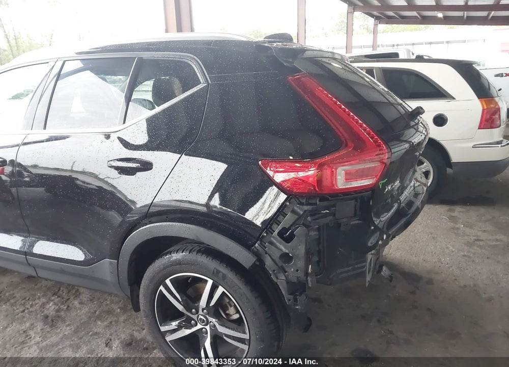 2024 VOLVO XC40 VIN: YV4L12UK5R2239592