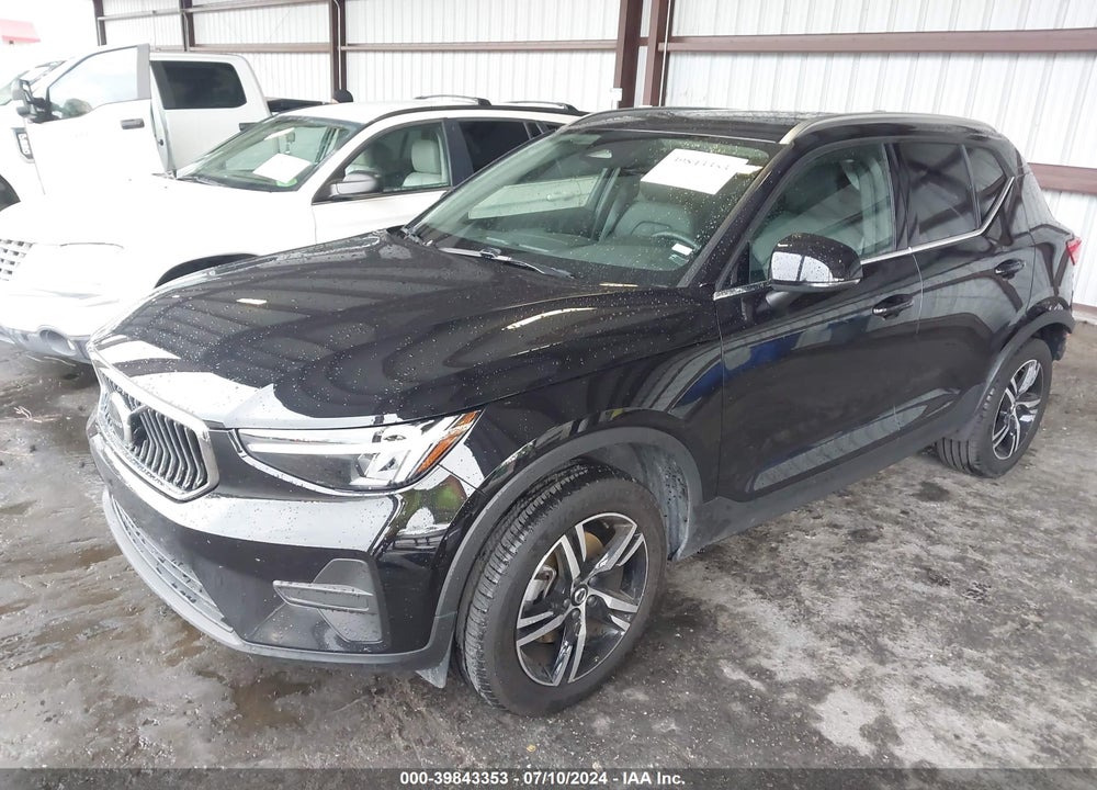 2024 VOLVO XC40 VIN: YV4L12UK5R2239592