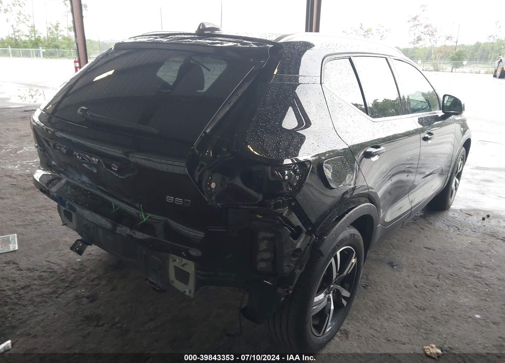2024 VOLVO XC40 VIN: YV4L12UK5R2239592
