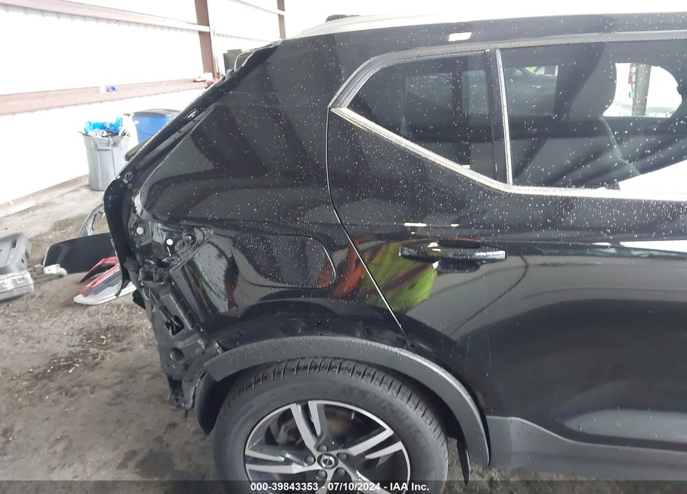 2024 VOLVO XC40 VIN: YV4L12UK5R2239592