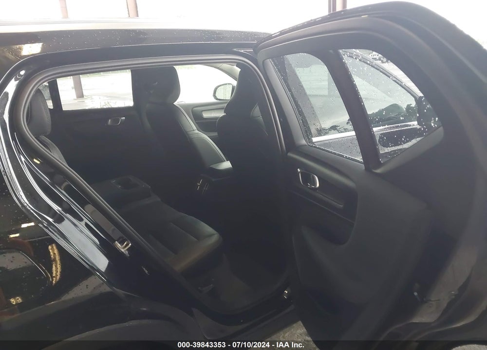 2024 VOLVO XC40 VIN: YV4L12UK5R2239592