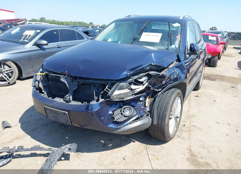 2016 VOLKSWAGEN TIGUAN SE VIN: WVGAV7AX7GW565391