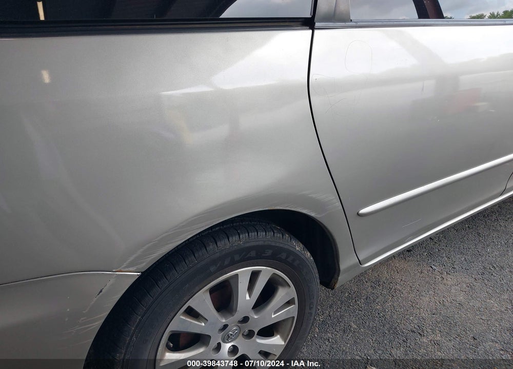 2004 TOYOTA SIENNA LE VIN: 5TDZA23C54S017627