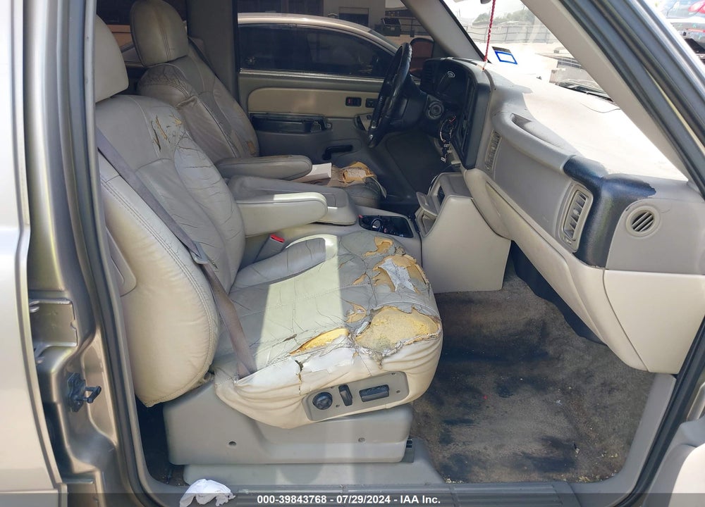 2002 CHEVROLET TAHOE LT VIN: 1GNEC13Z52R273650