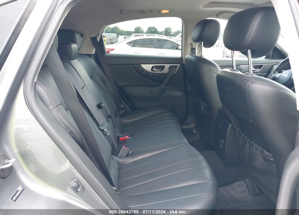 2016 INFINITI QX70 VIN: JN8CS1MW8GM753083