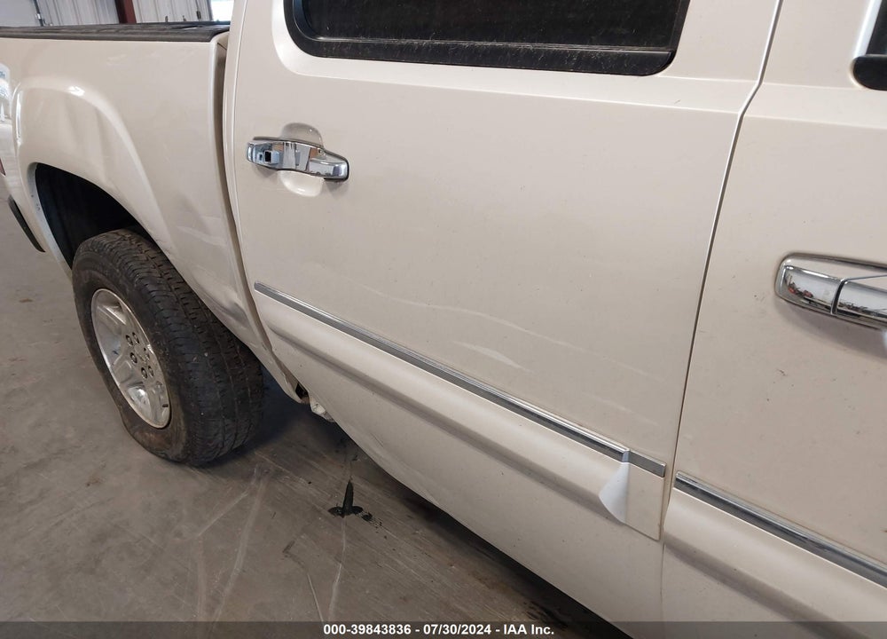 2011 GMC SIERRA 1500 SLT VIN: 3GTP2WE39BG184321
