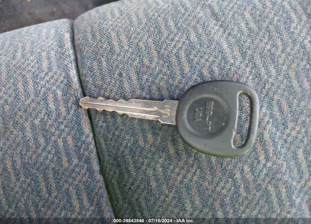2000 BUICK LESABRE CUSTOM VIN: 1G4HP54K3YU110631