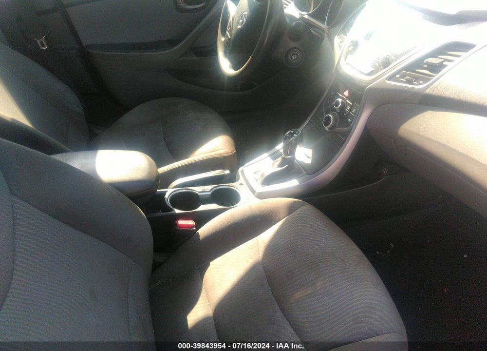 2015 HYUNDAI ELANTRA SE VIN: 5NPDH4AE4FH580649