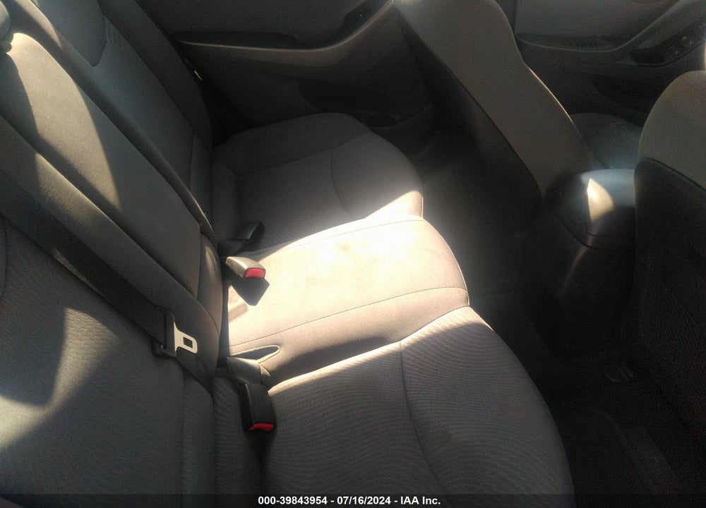 2015 HYUNDAI ELANTRA SE VIN: 5NPDH4AE4FH580649