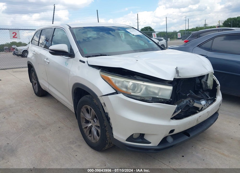 2015 TOYOTA HIGHLANDER LE PLUS V6 VIN: 5TDBKRFH2FS142442