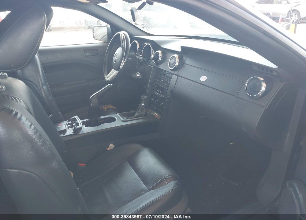 2005 FORD MUSTANG VIN: 1ZVFT84N155232460