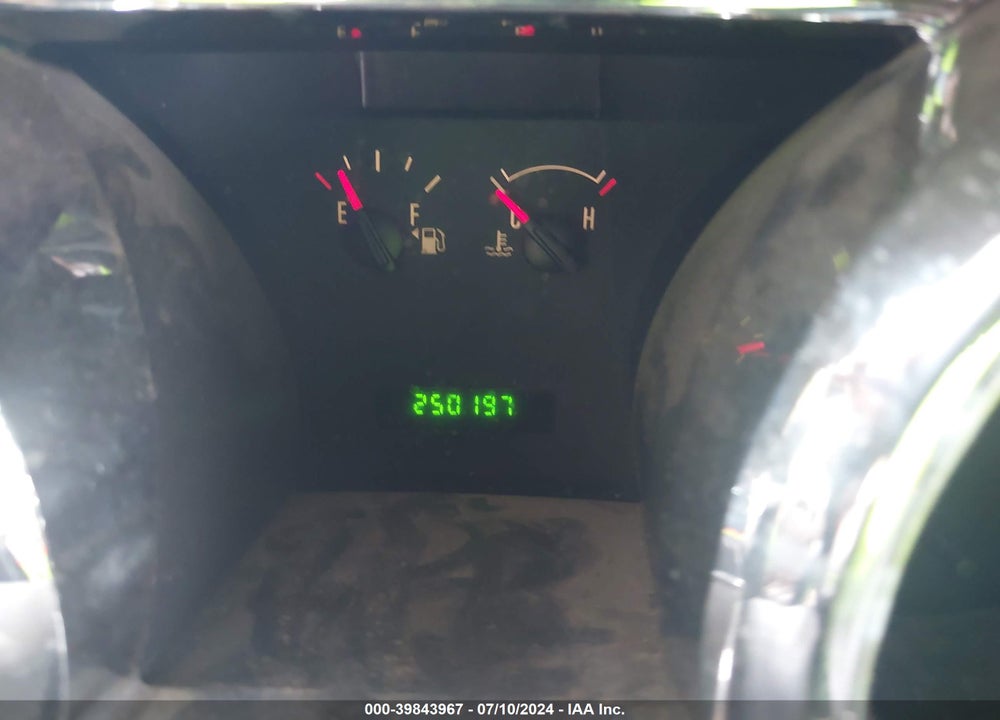 2005 FORD MUSTANG VIN: 1ZVFT84N155232460